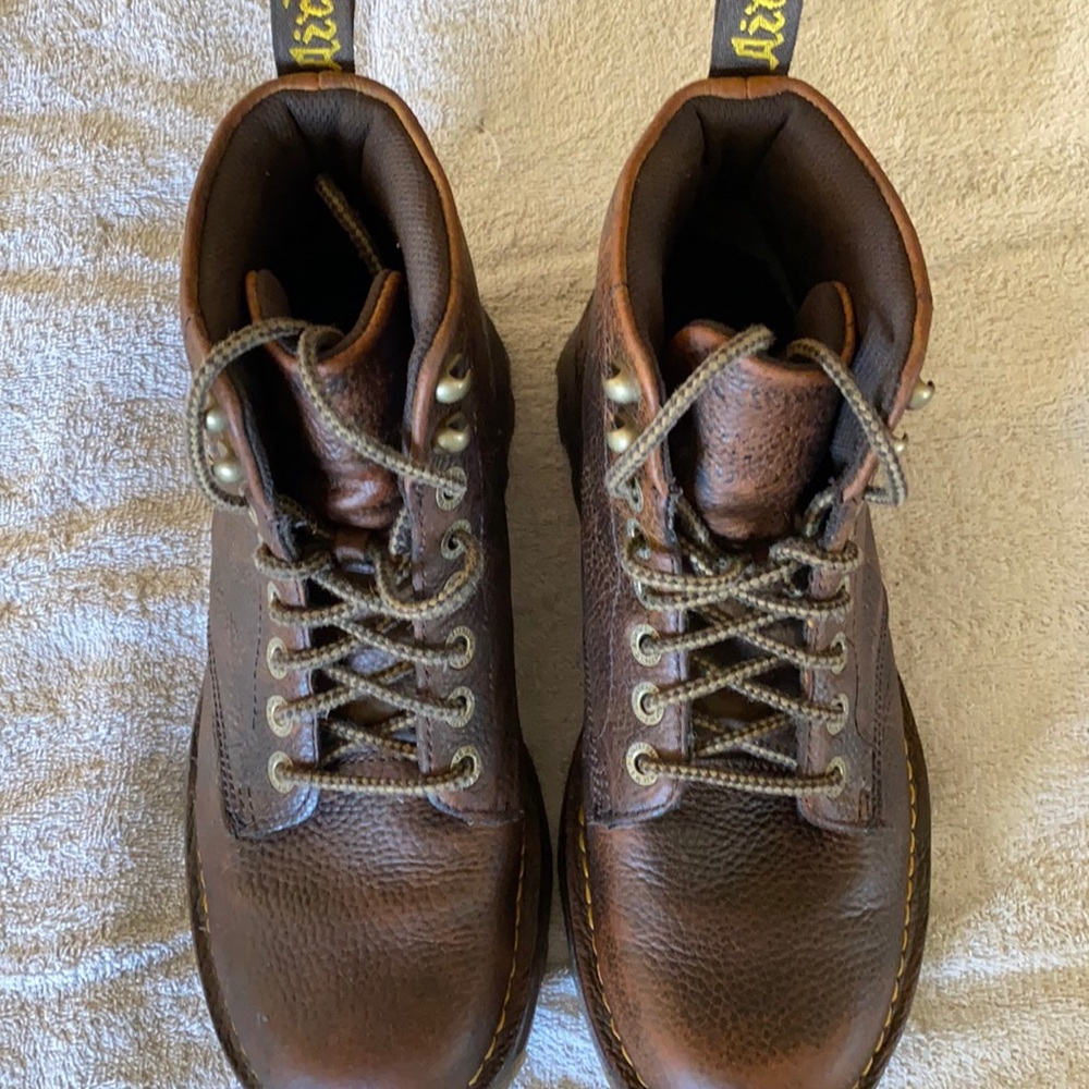Doc marten men’s short boots. Very good condition. Son grew out of them.